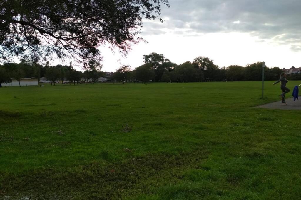 Fox Hill Apartment Poole Bagian luar foto
